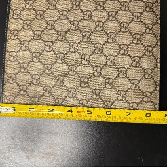 Authentic GG Supreme Monogram Blind For Love Wristlet Pouch Black - Picture 4 of 8